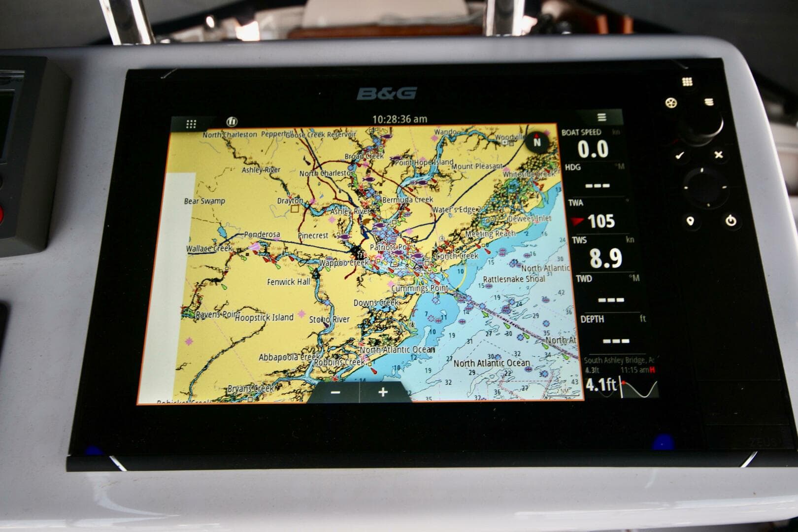 2004 Island Packet 370