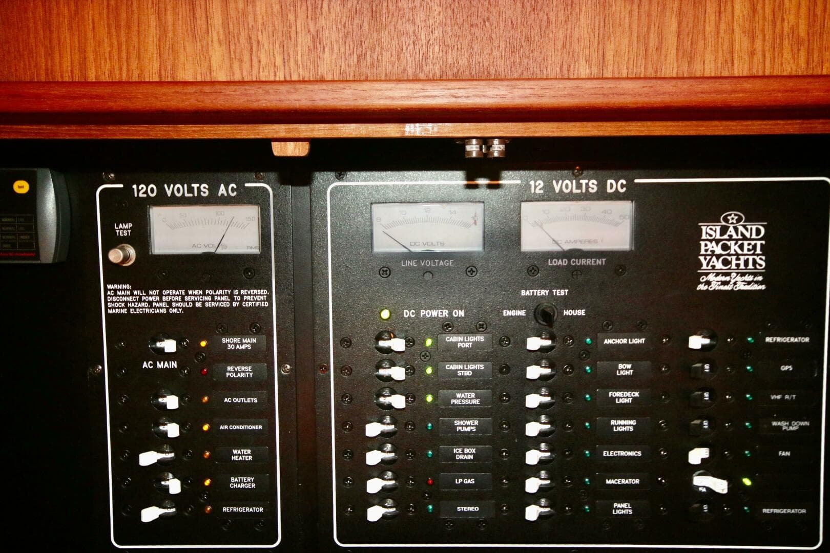 2004 Island Packet 370