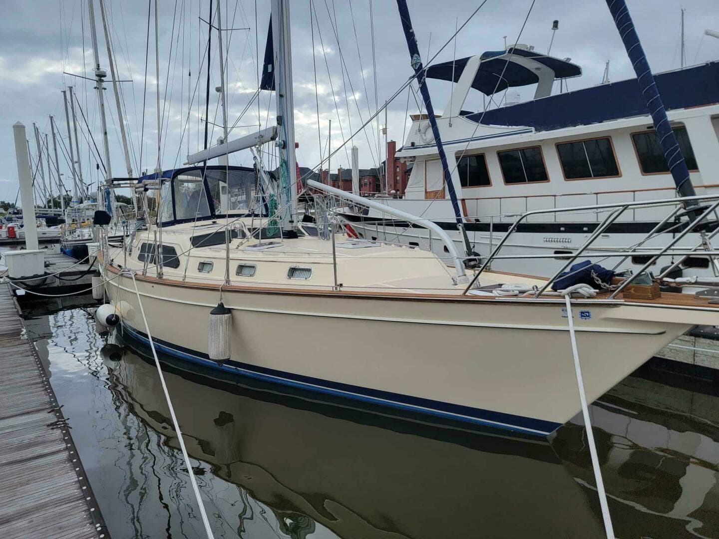 2005 Island Packet 485