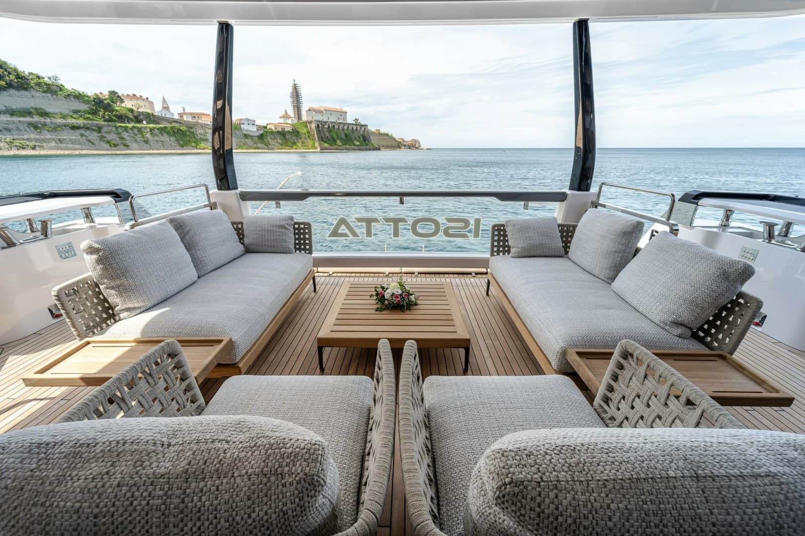 2023 Ferretti Yachts Ferretti 1000