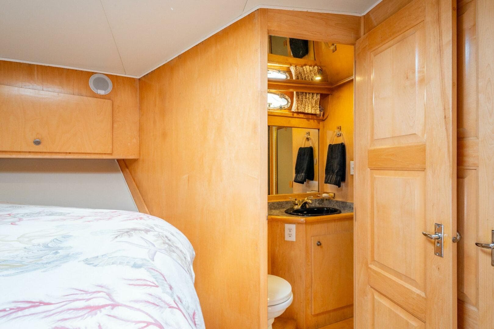 1997 Navigator Sundance 5600