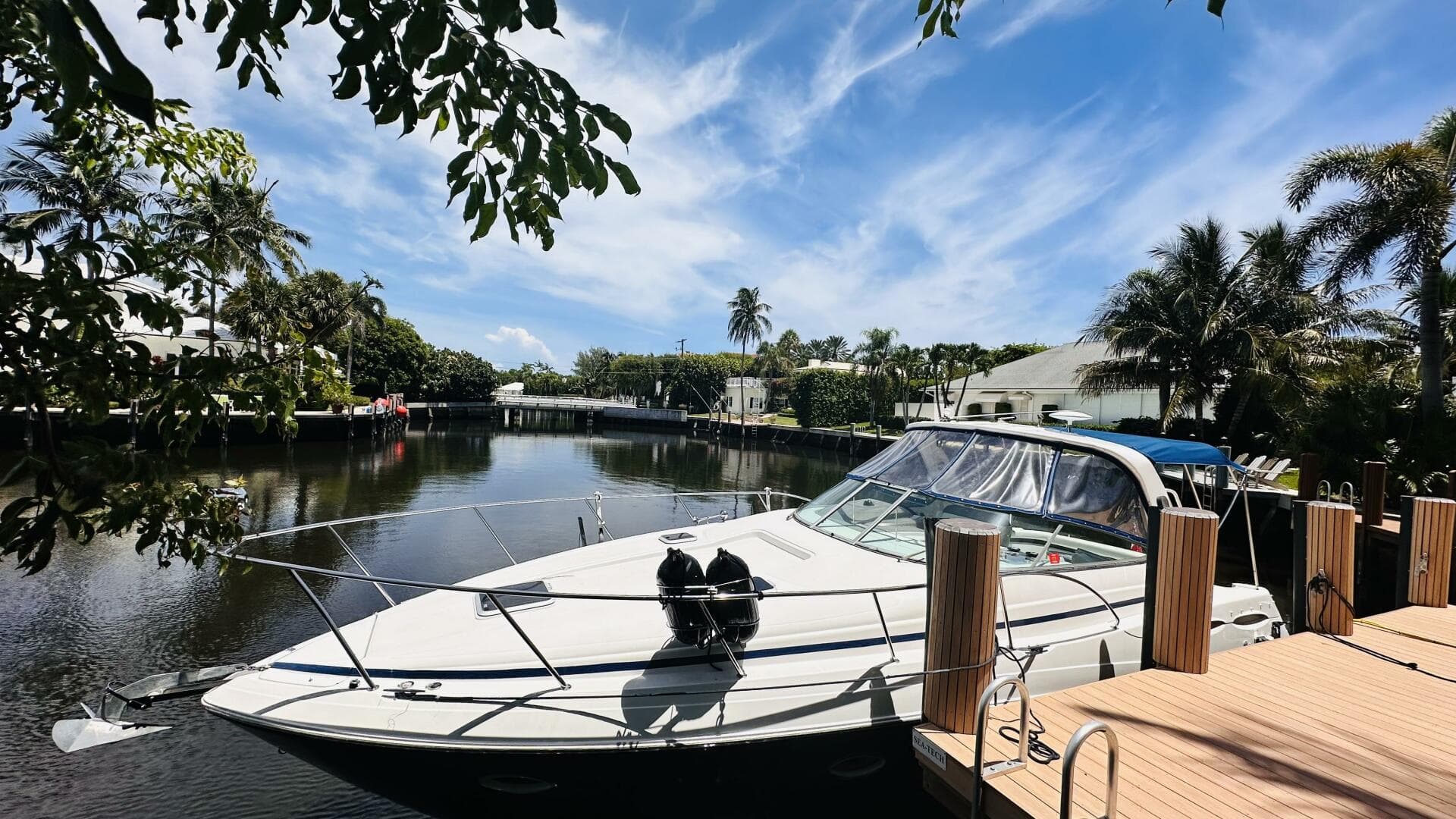 2007 Rinker 350 Express Cruiser