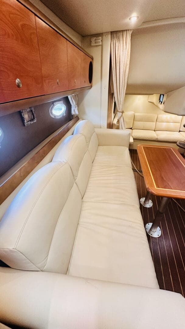 2007 Rinker 350 Express Cruiser