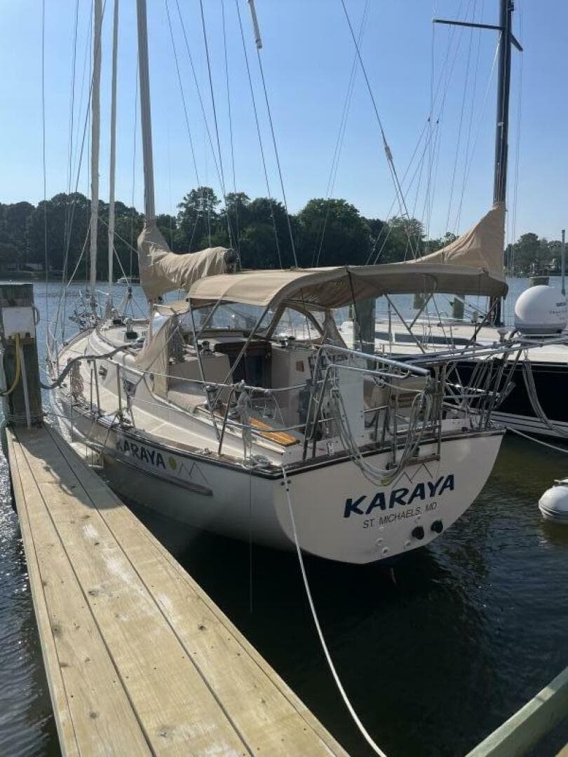 1995 Island Packet 40