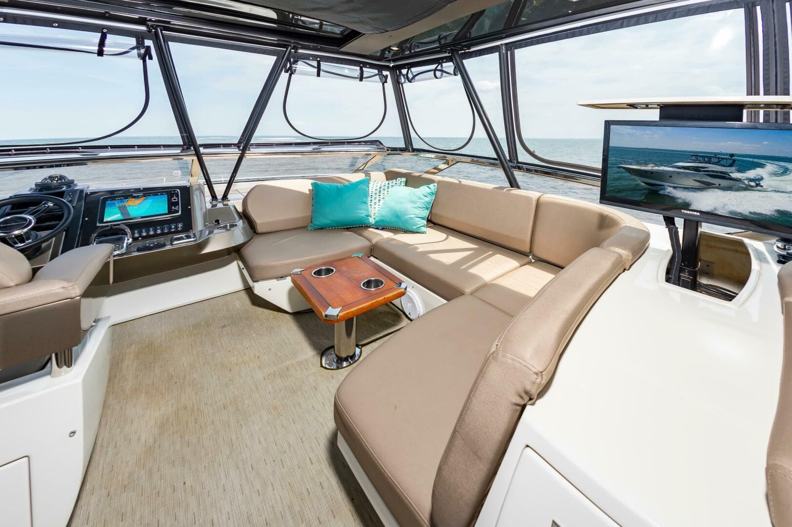 2013 Marquis 63 Sport Yacht