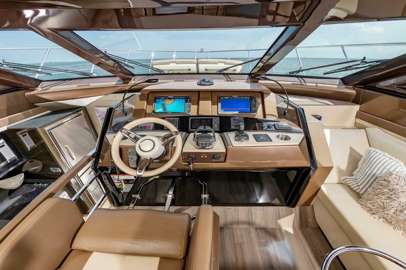 2013 Marquis 63 Sport Yacht