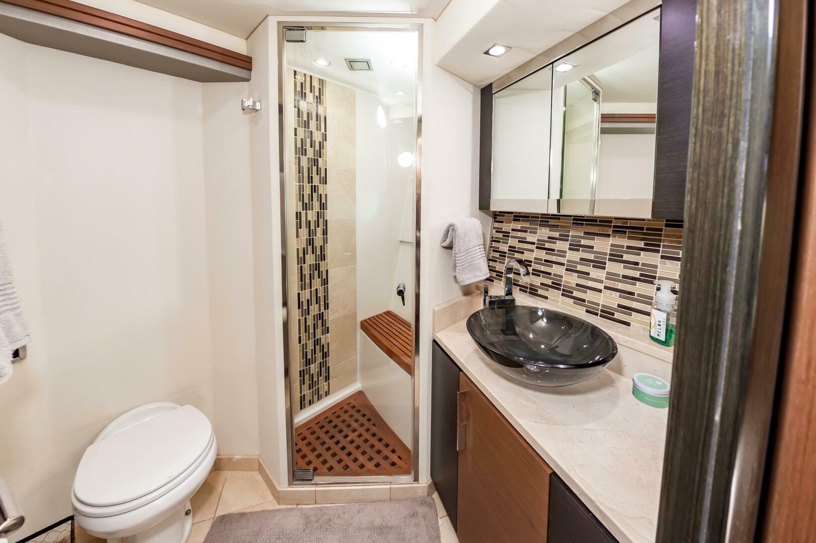 2013 Marquis 63 Sport Yacht