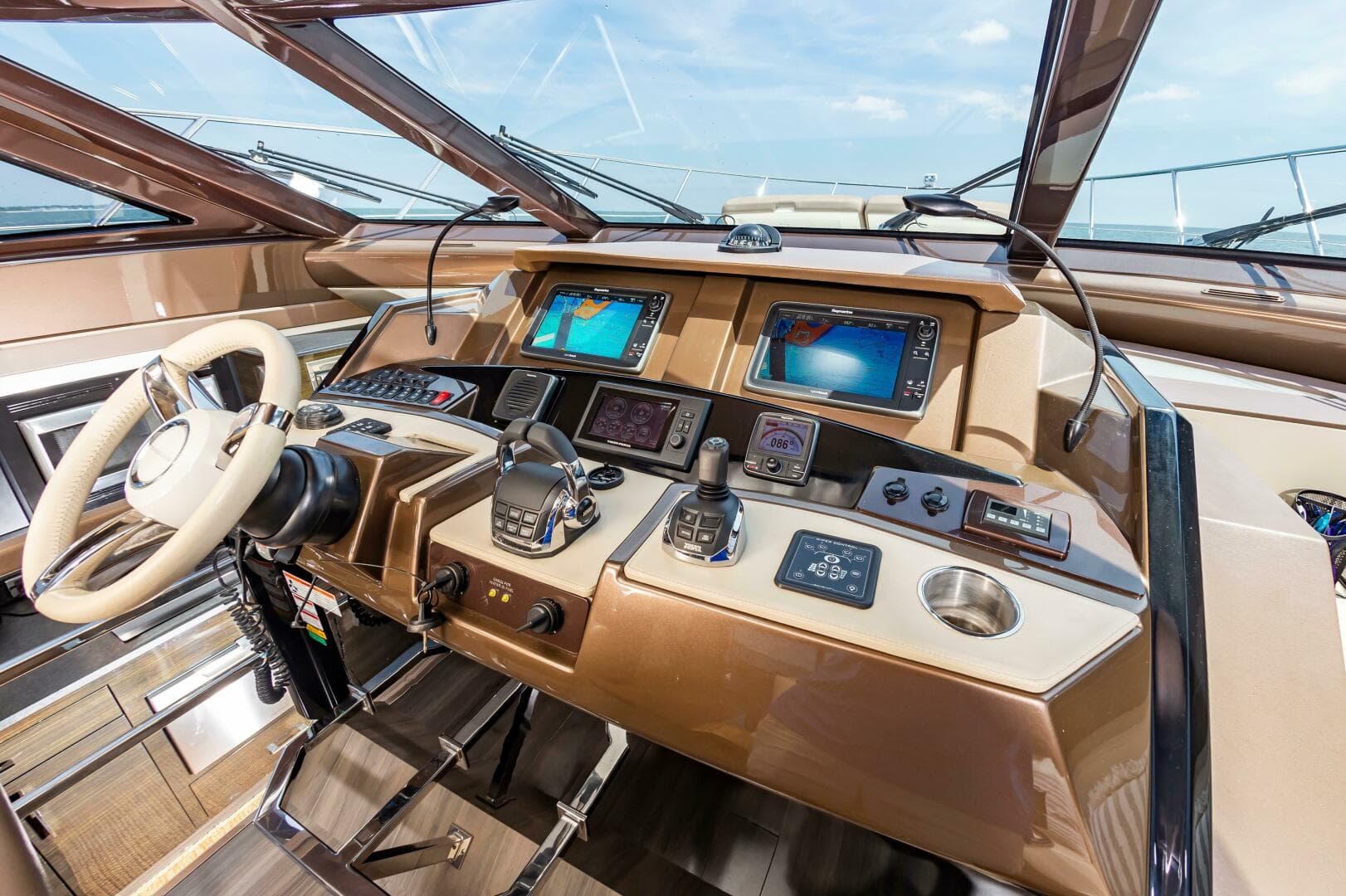 2013 Marquis 63 Sport Yacht