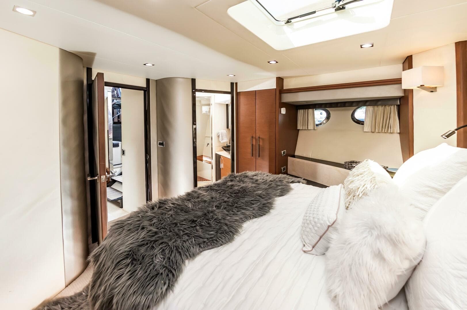 2013 Marquis 63 Sport Yacht