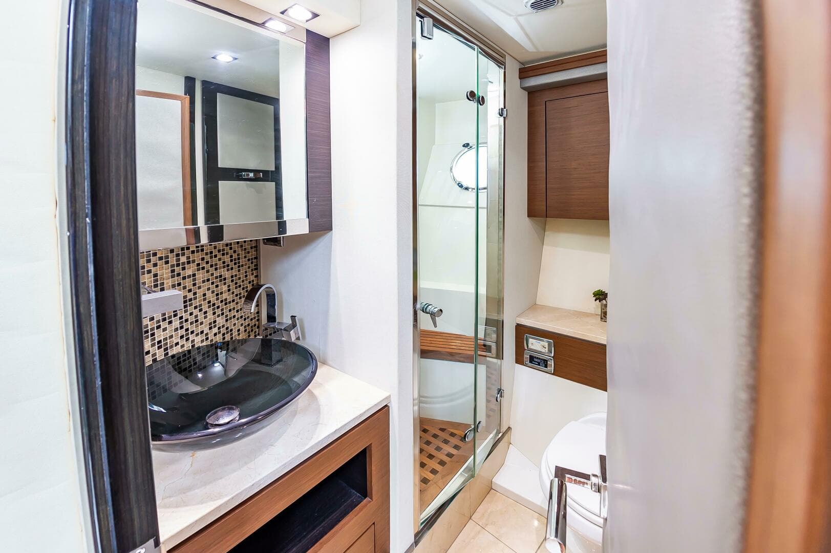 2013 Marquis 63 Sport Yacht