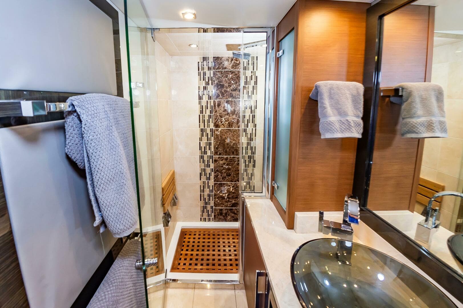 2013 Marquis 63 Sport Yacht