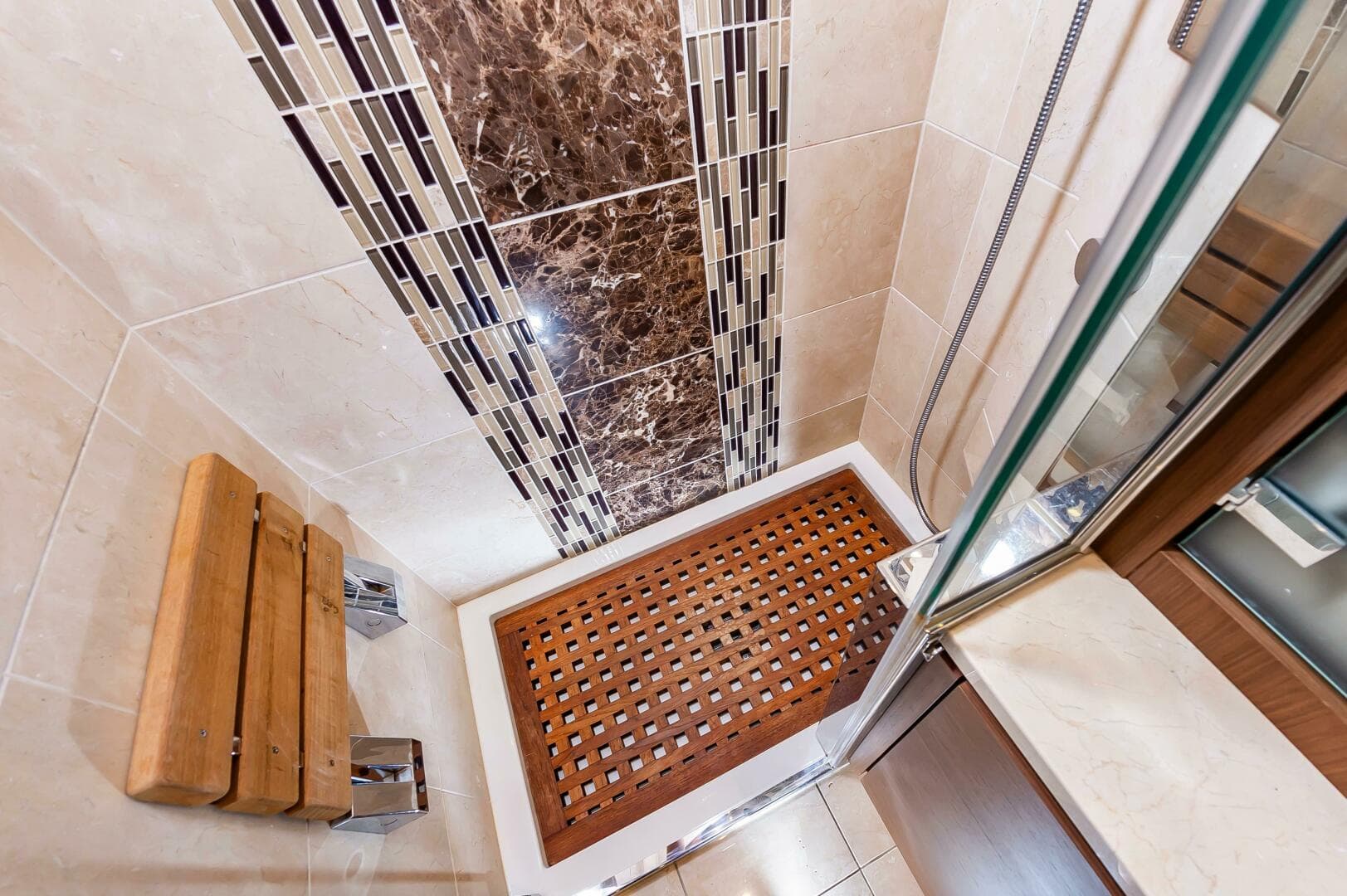 2013 Marquis 63 Sport Yacht