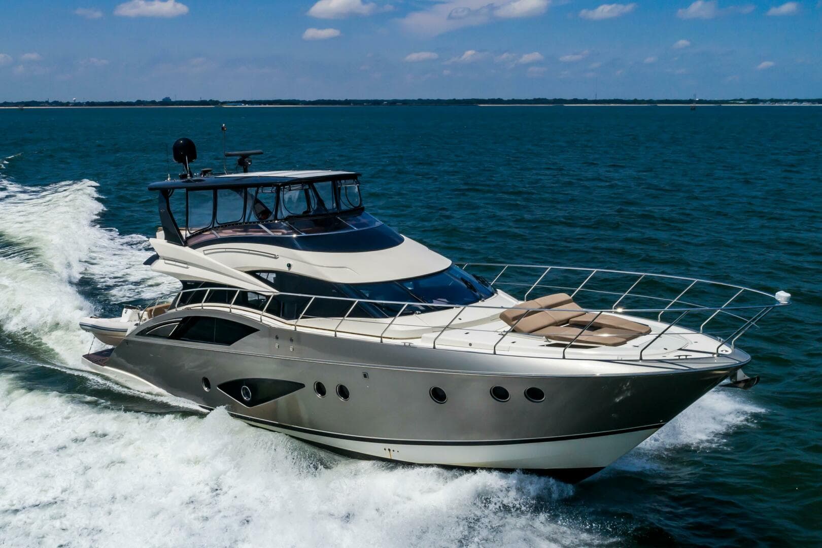 2013 Marquis 63 Sport Yacht