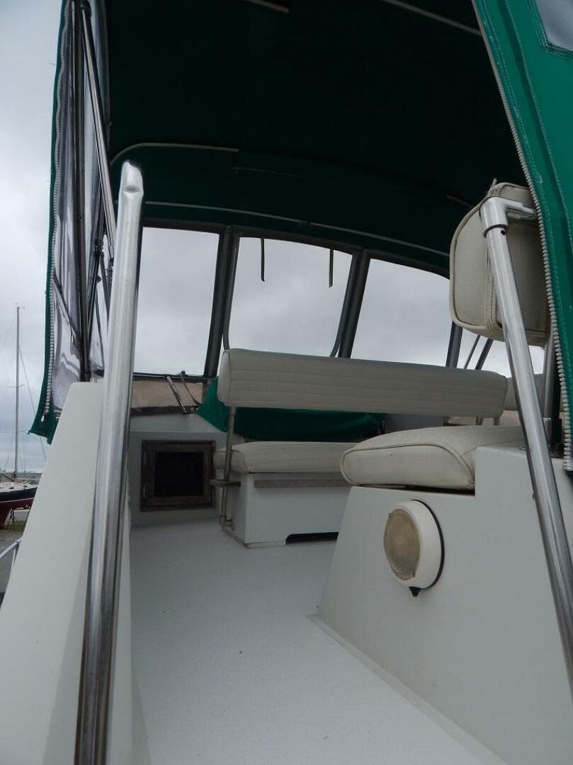 1983 Carver Mariner 2897