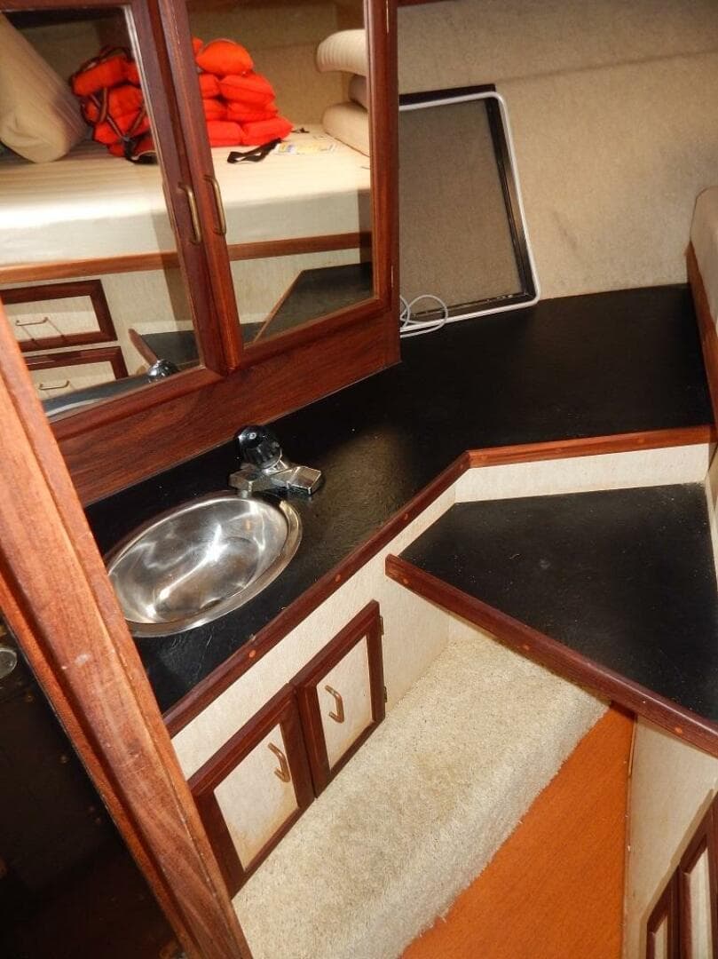 1983 Carver Mariner 2897