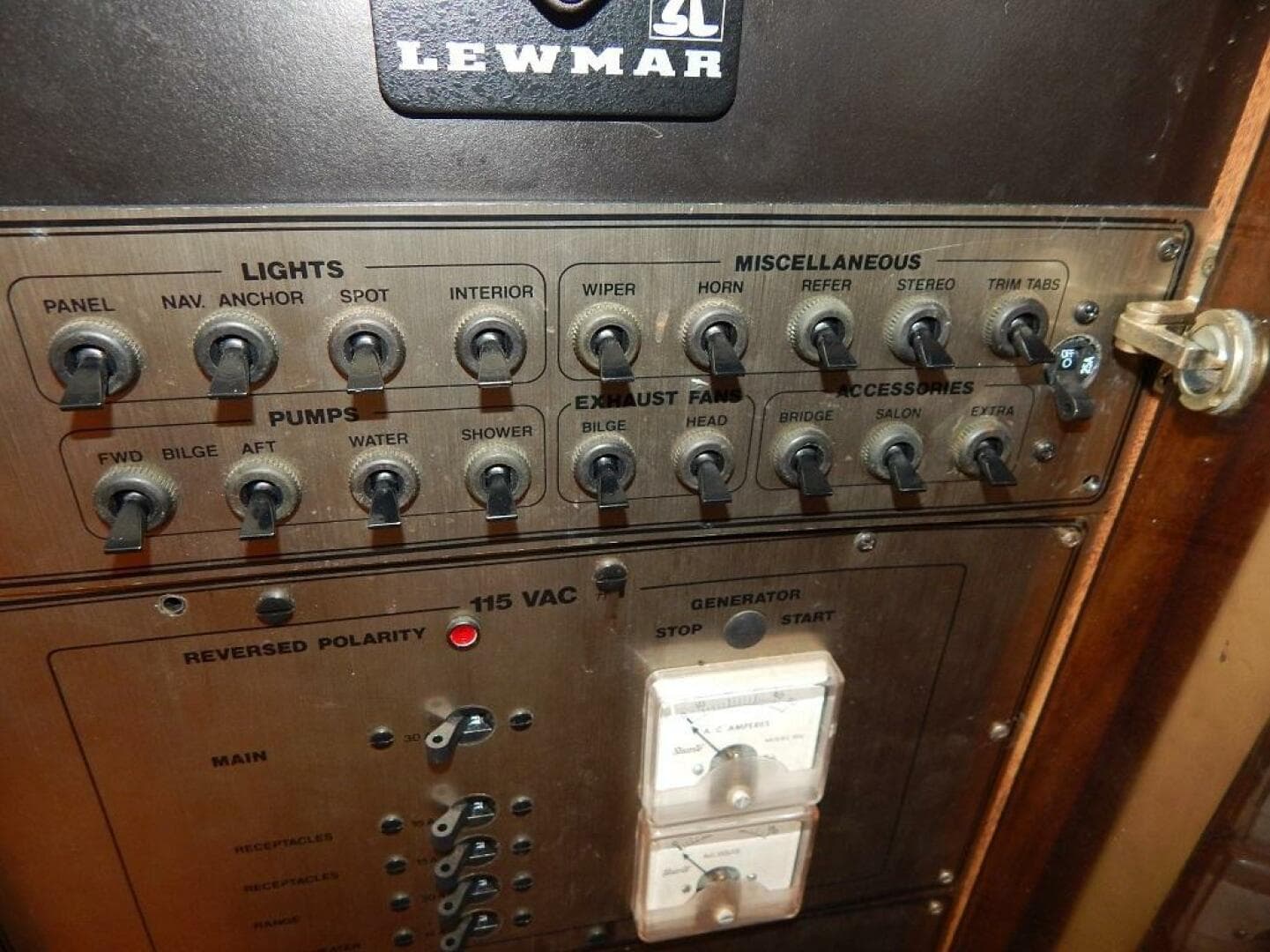 1983 Carver Mariner 2897