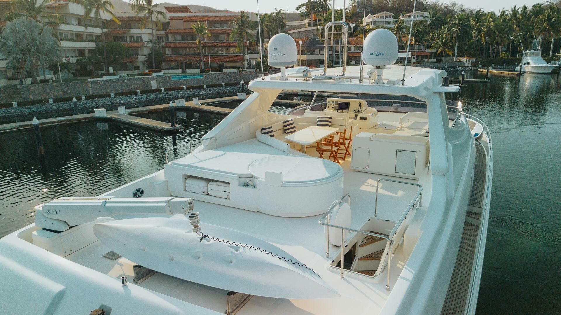 2007 Ferretti Yachts 881