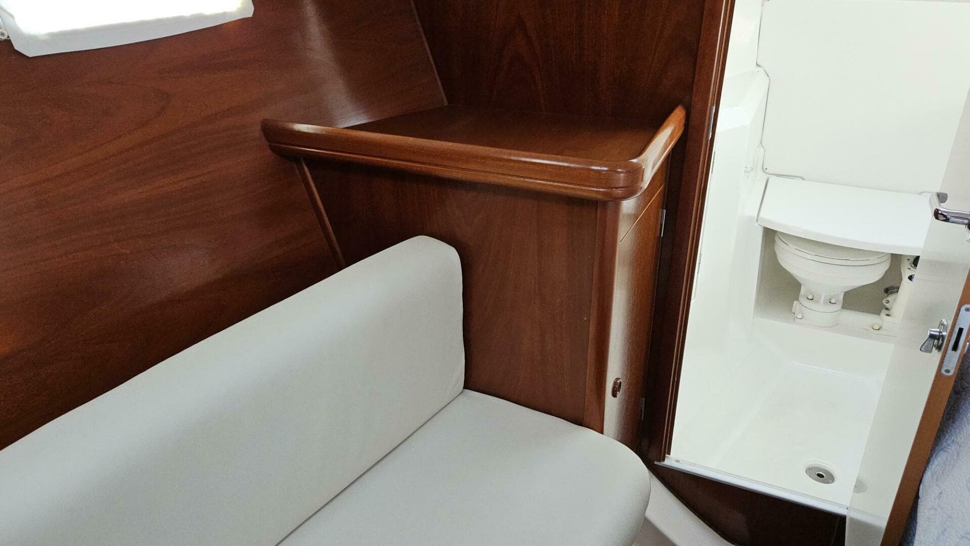 2002 Beneteau Limited Edition 411