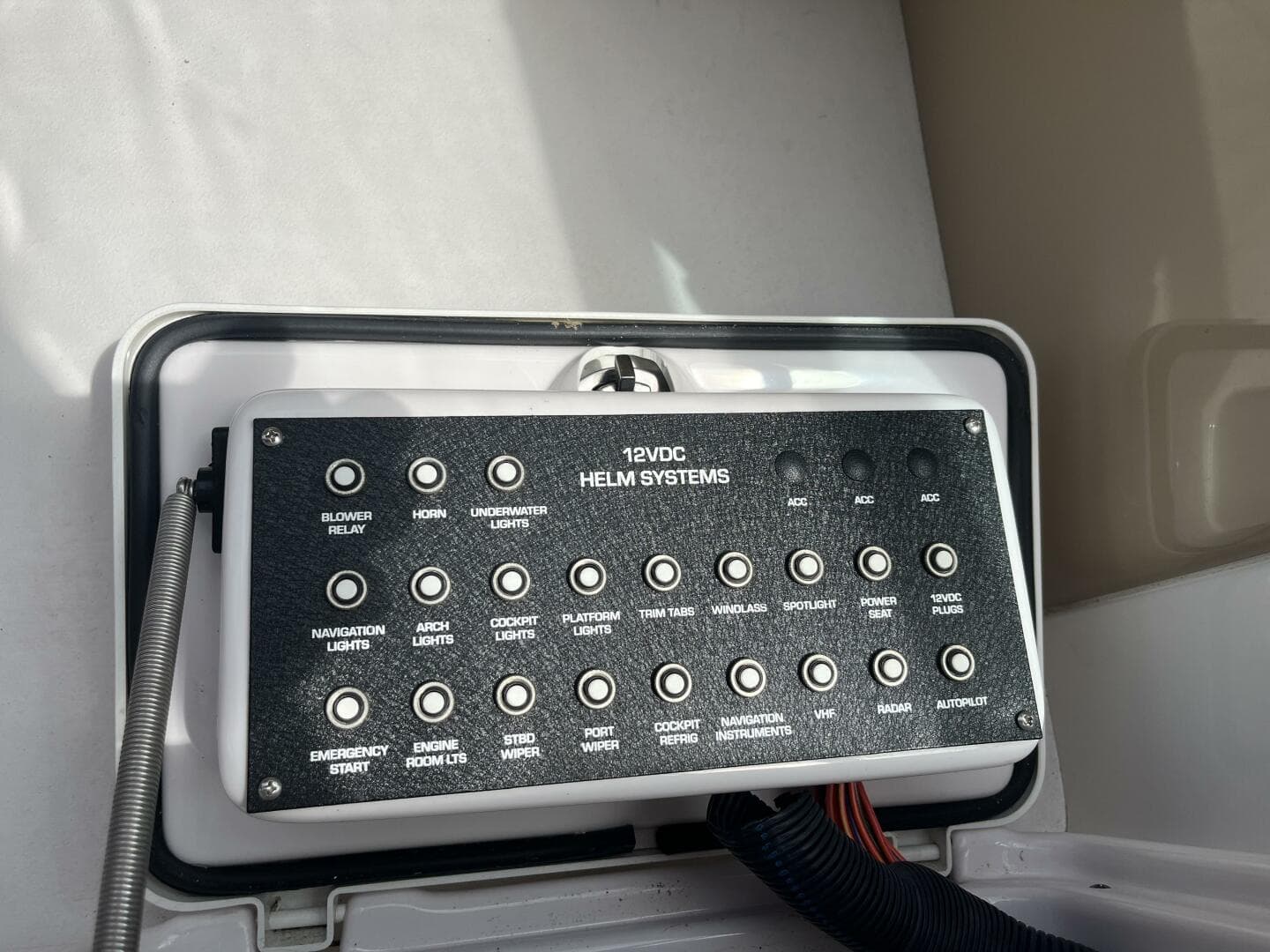 2008 Four Winns V338