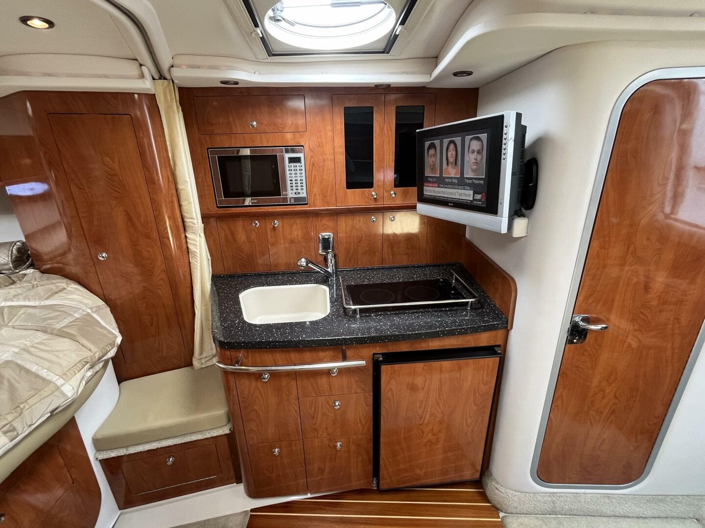 2008 Four Winns V338