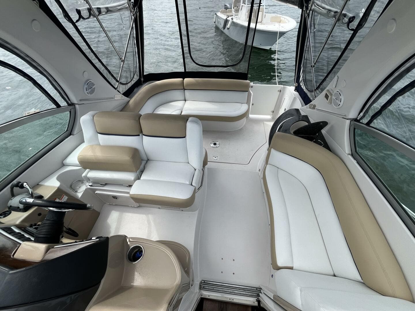 2008 Four Winns V338