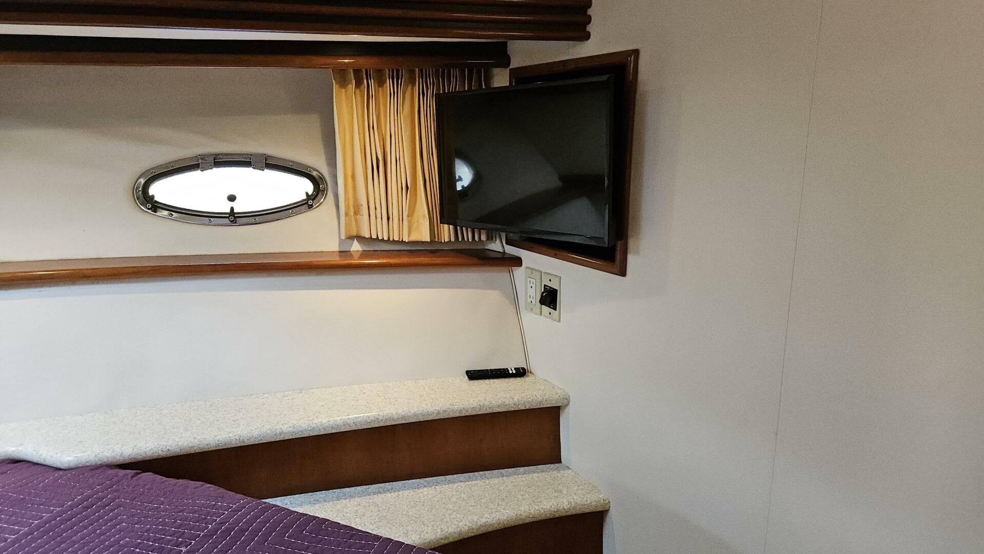 2000 Carver 450 Voyager