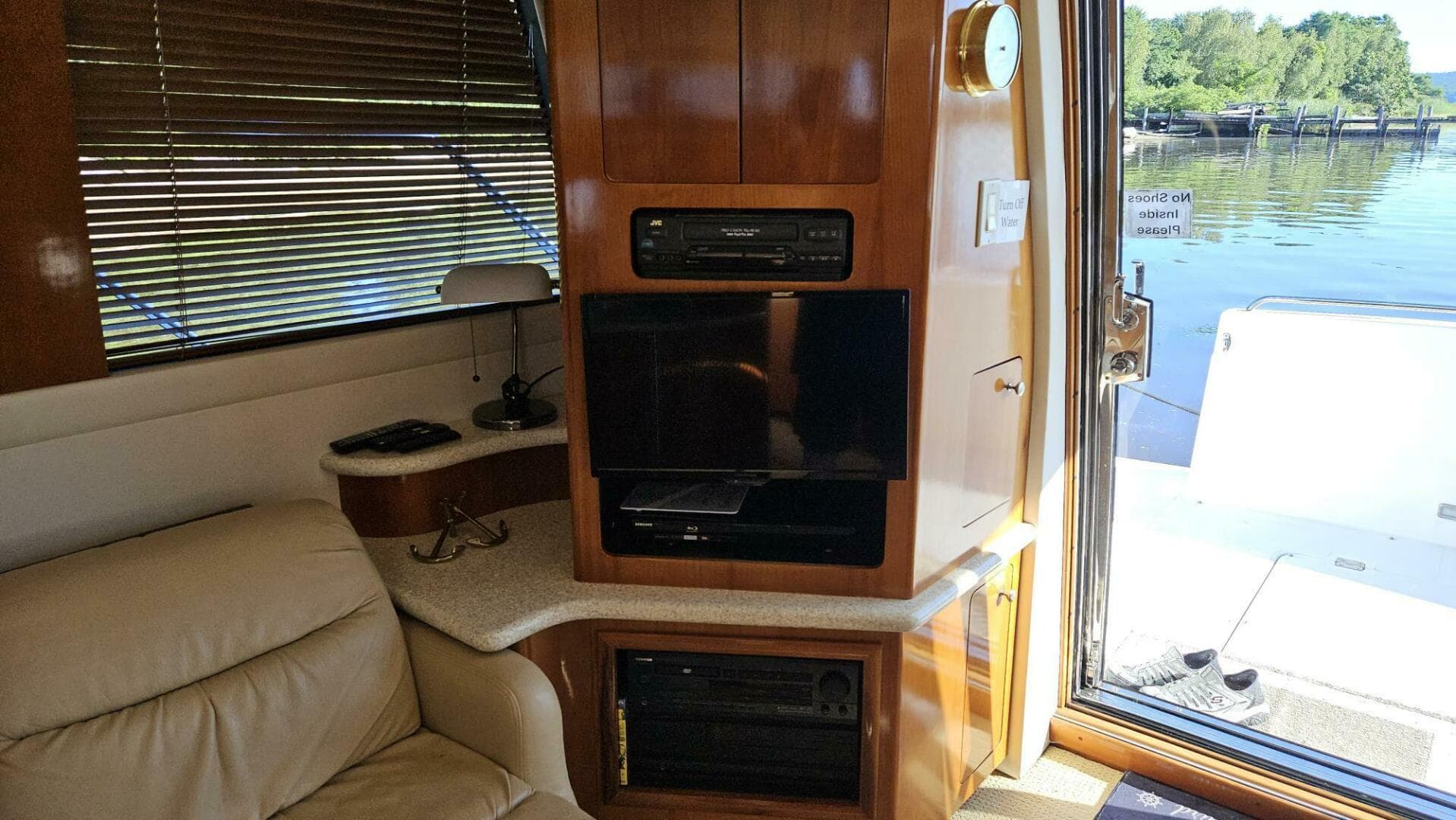 2000 Carver 450 Voyager
