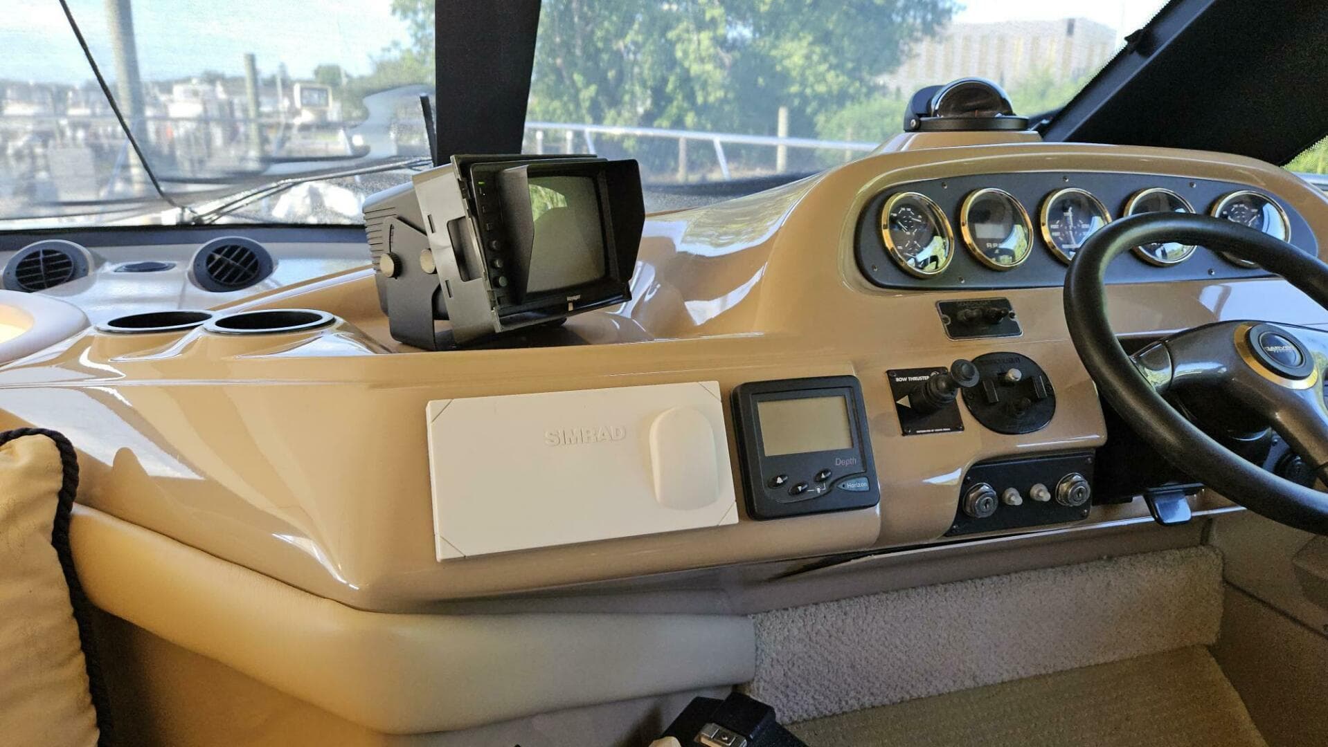 2000 Carver 450 Voyager