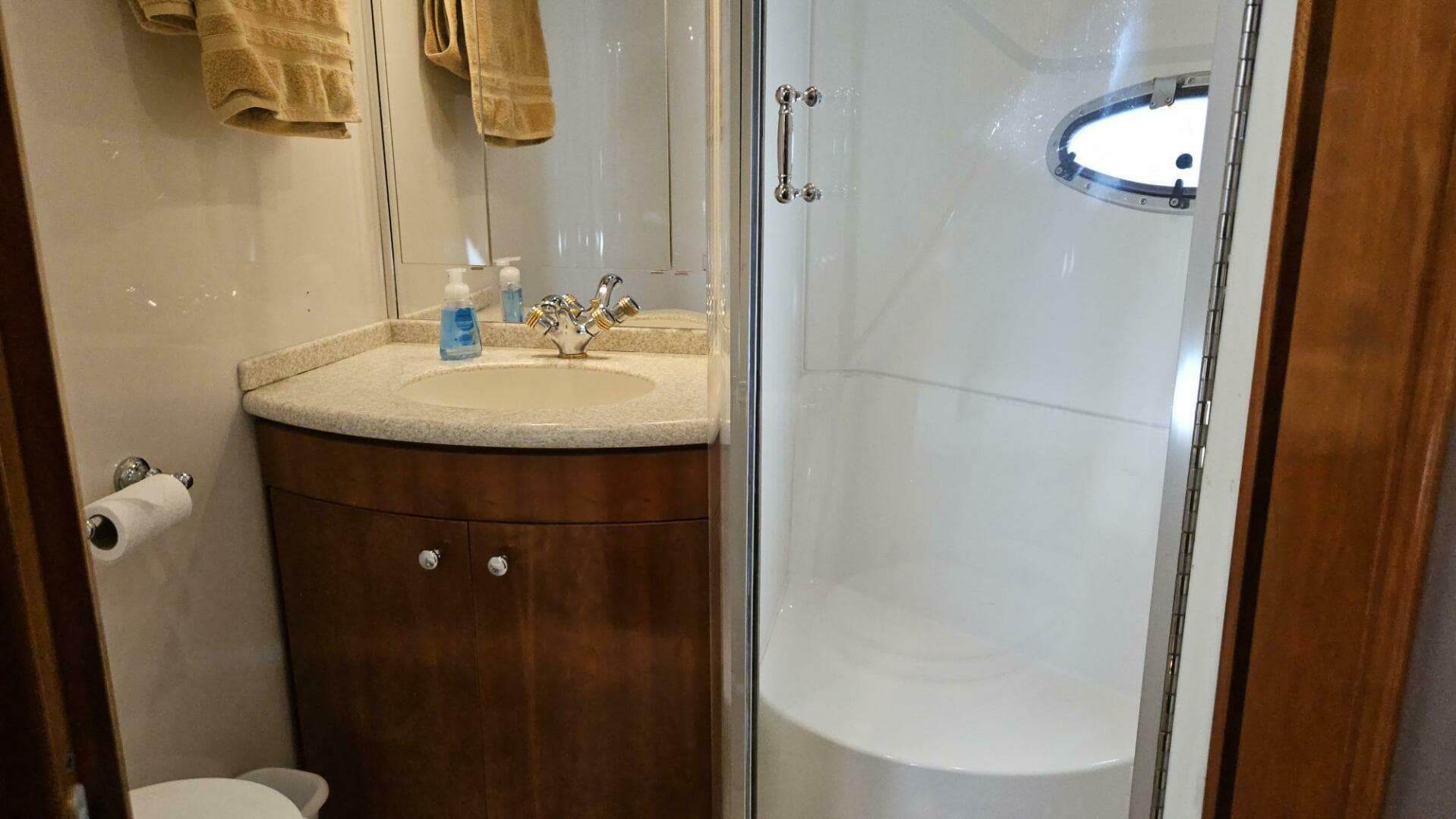 2000 Carver 450 Voyager