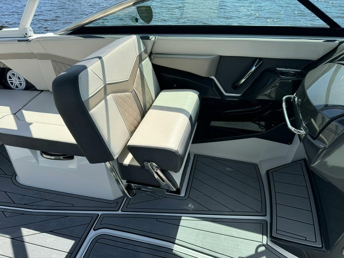 2022 Monterey 278 SS