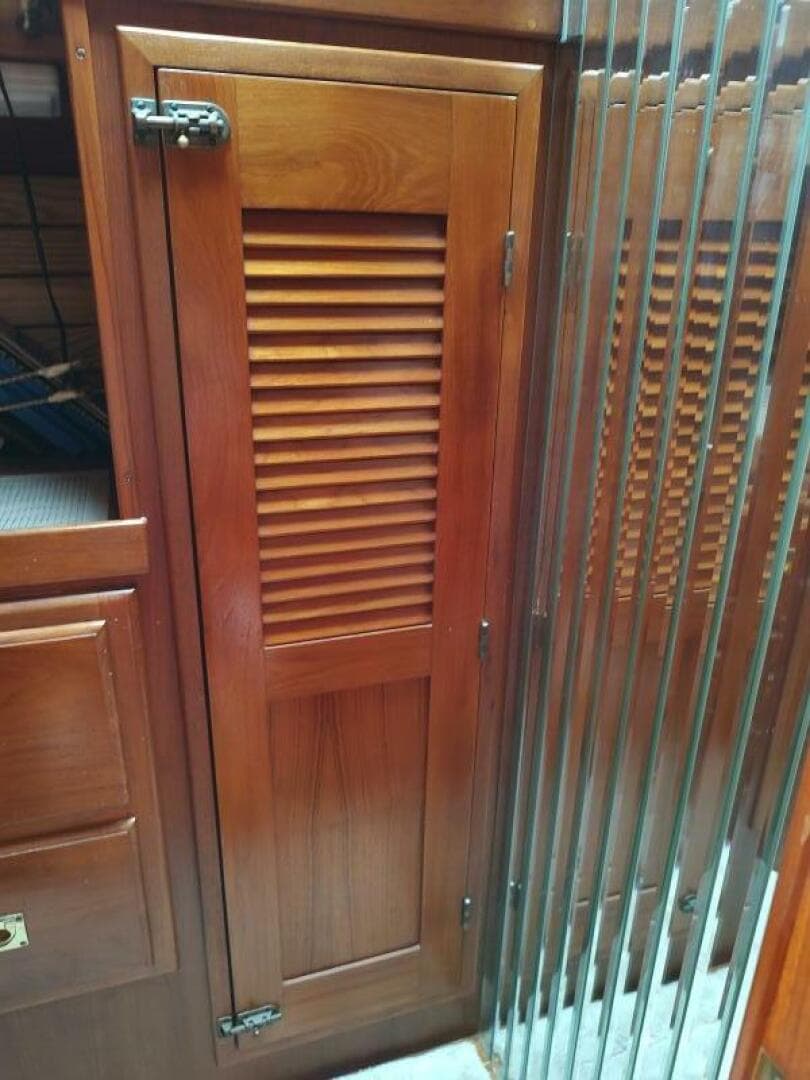 Aft Cabin Hanging Locker And Drawyers