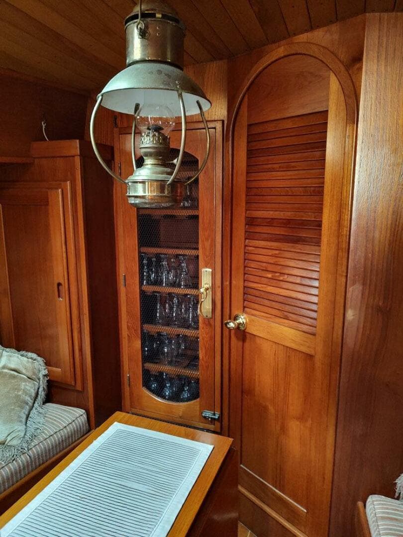 Crystal Locker V Berth