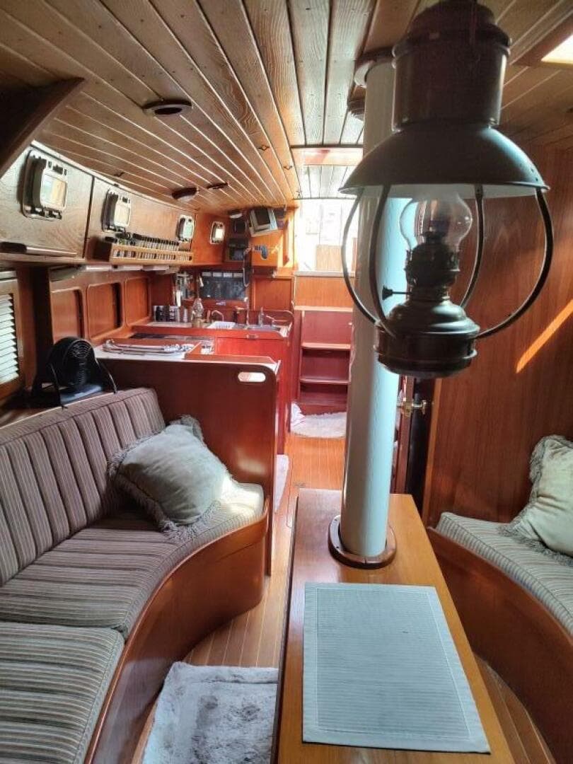 Salon Starboard Side
