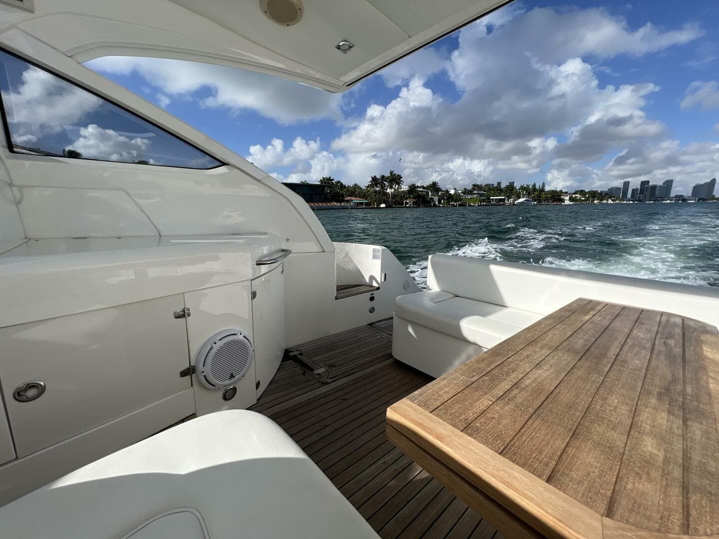 Fairline 38 - Naomi - Cockpit