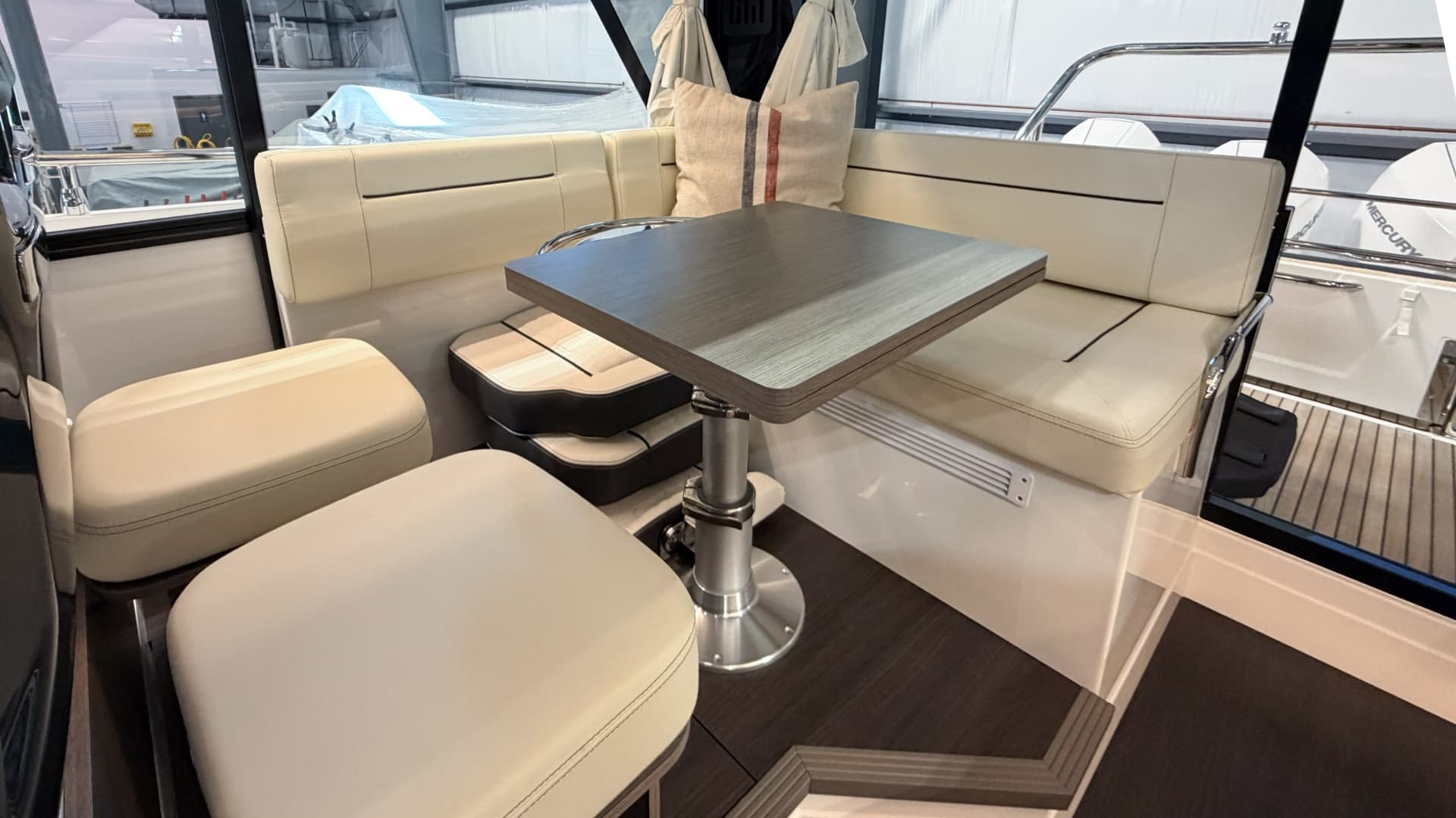 2025 Wellcraft 38 Explorer