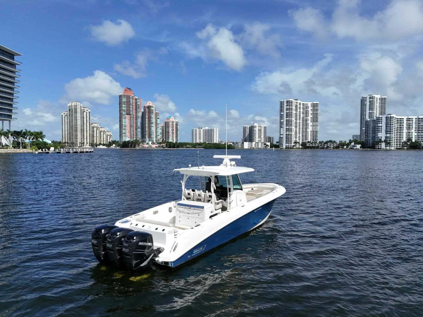 2017 Boston Whaler 350 Outrage