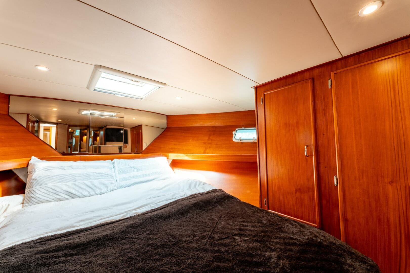 1985 Post 46 Convertible