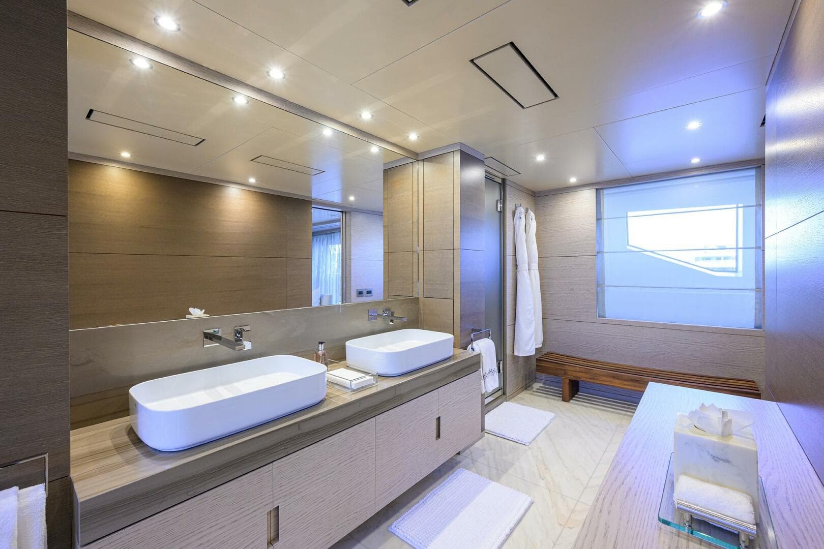Benetti 132 - Cofina - Interior Head