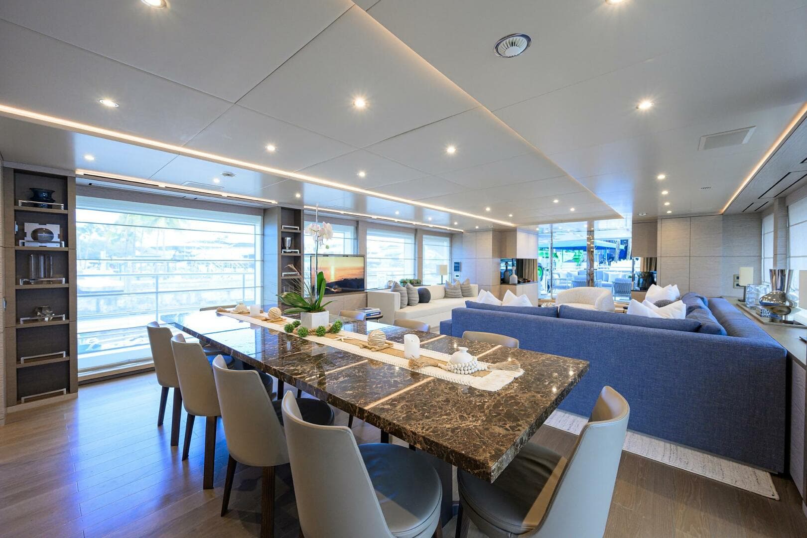 Benetti 132 - Cofina - Interior Dining