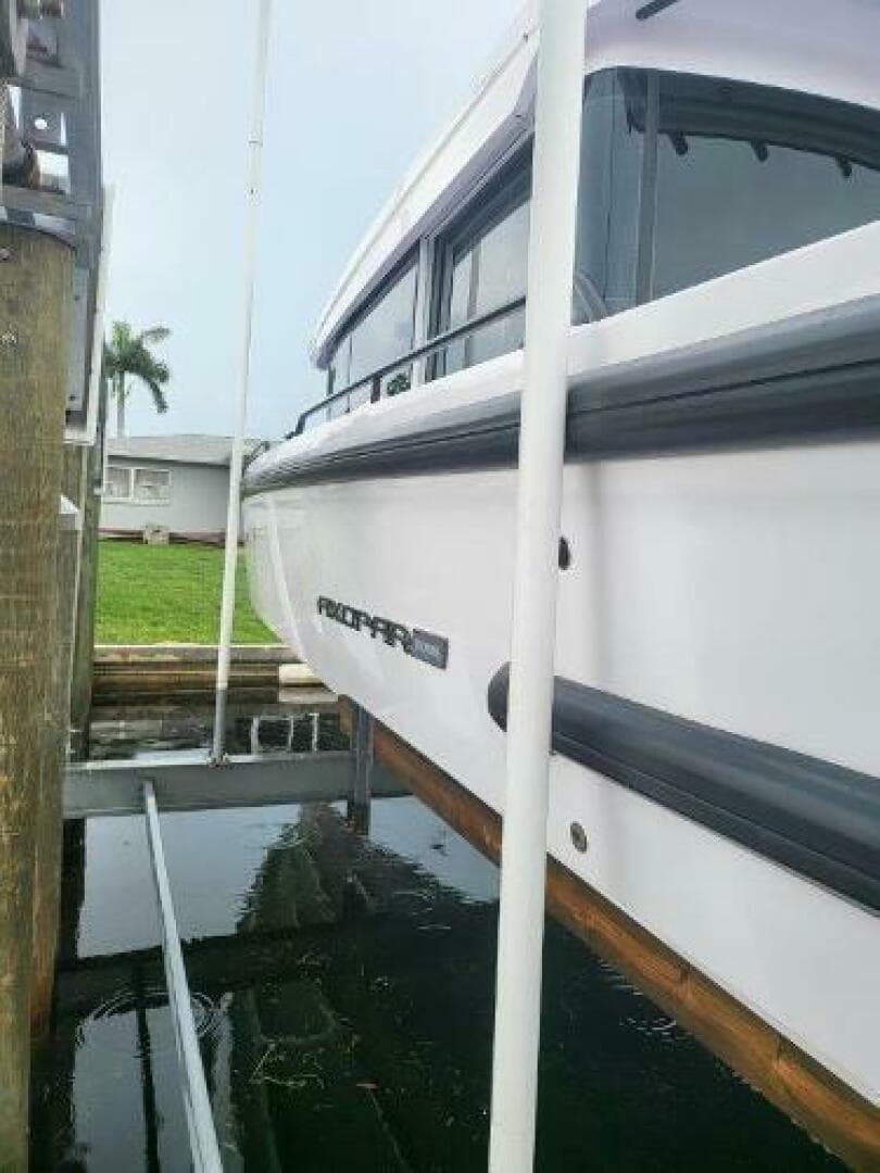 2024 Axopar 37 XC CROSS CABIN