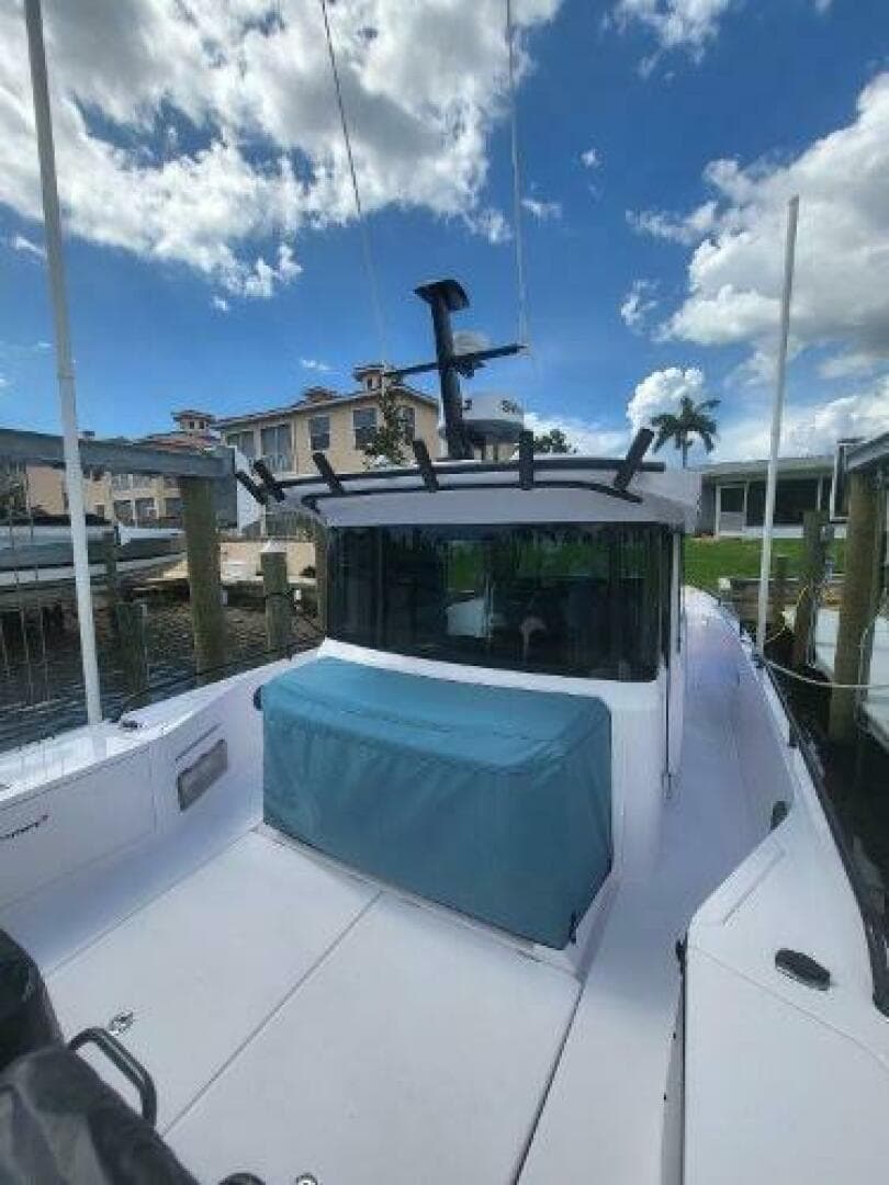 2024 Axopar 37 XC CROSS CABIN