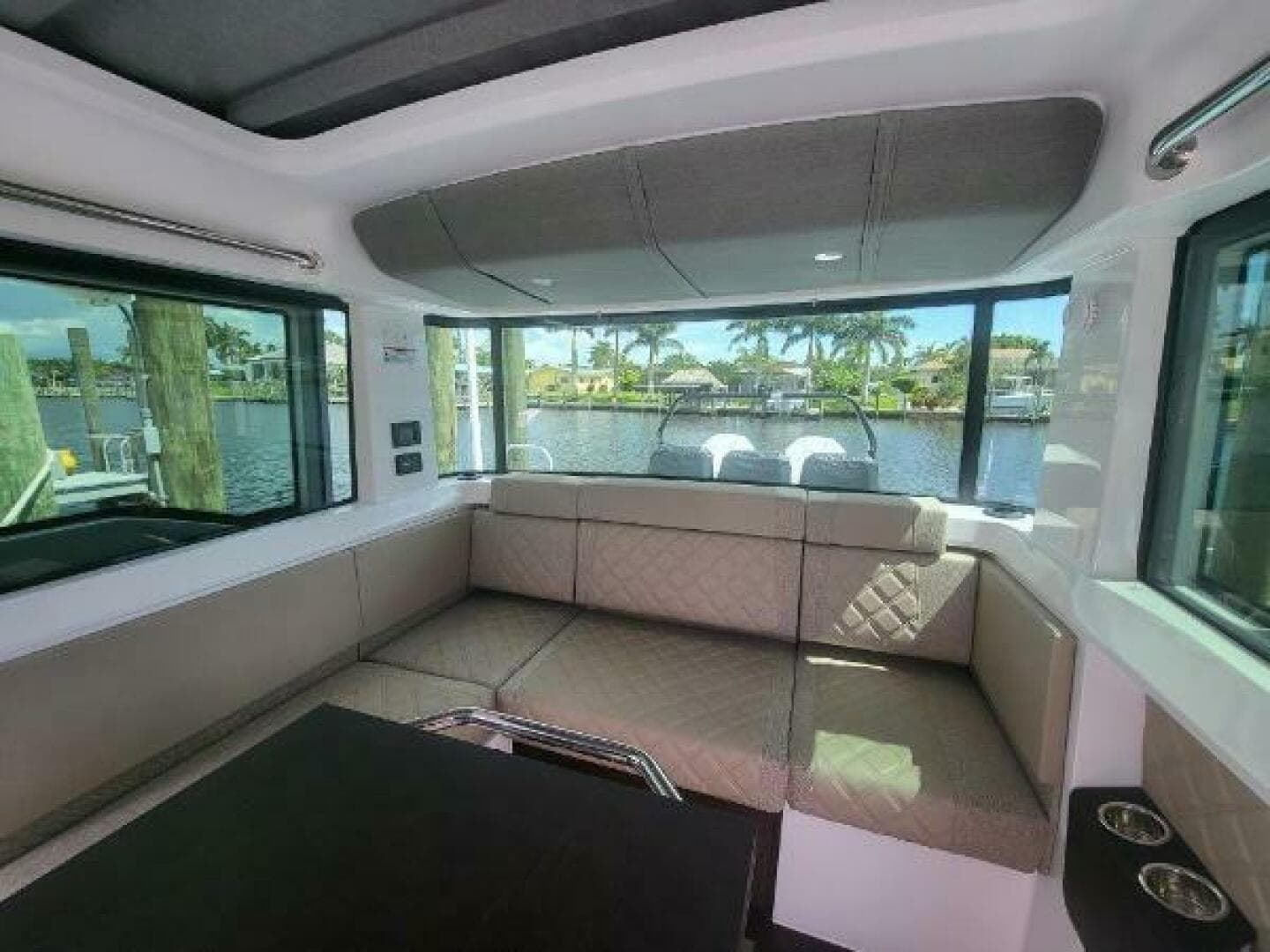 2024 Axopar 37 XC CROSS CABIN