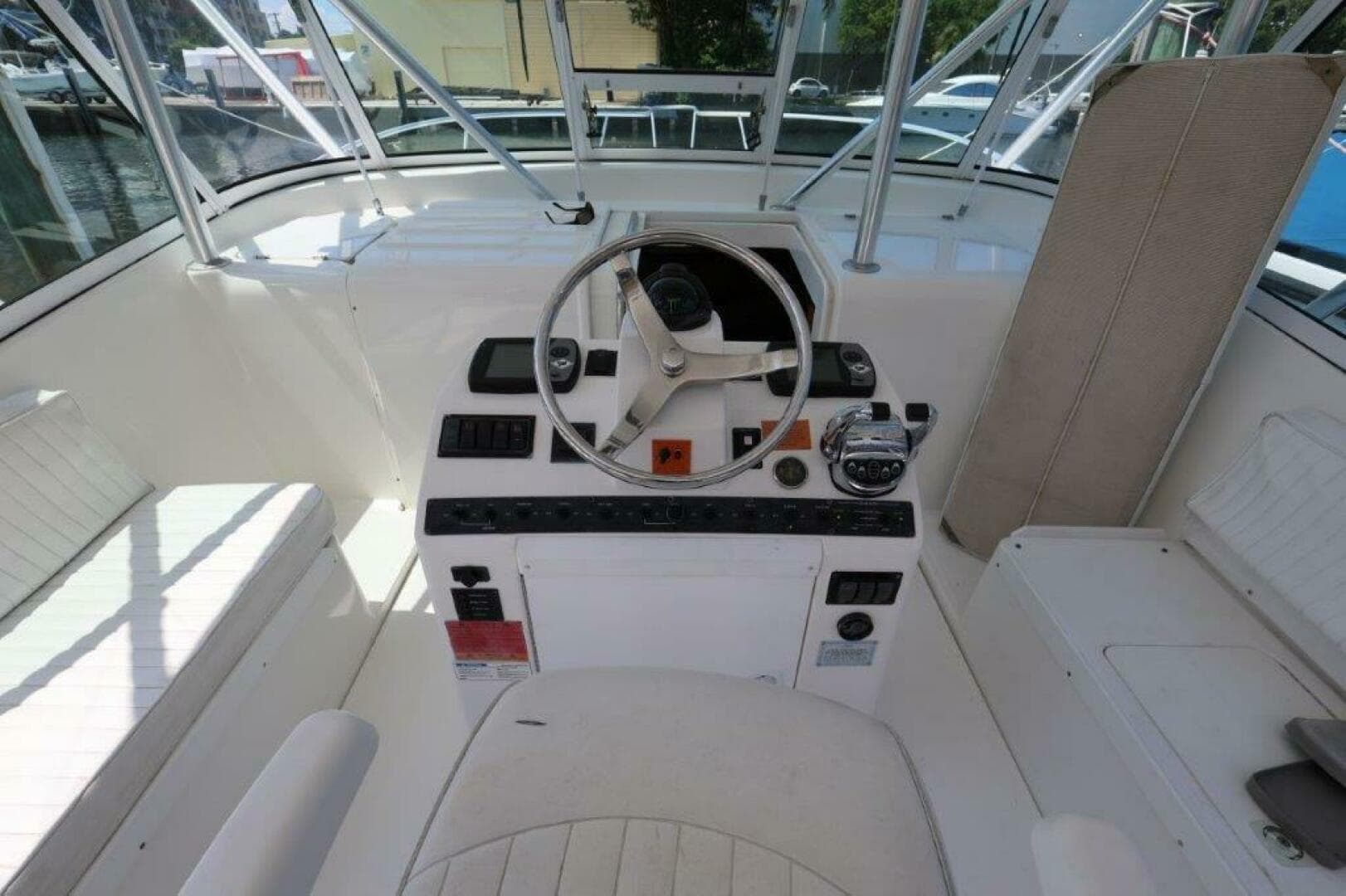 2007 Luhrs 32 Open