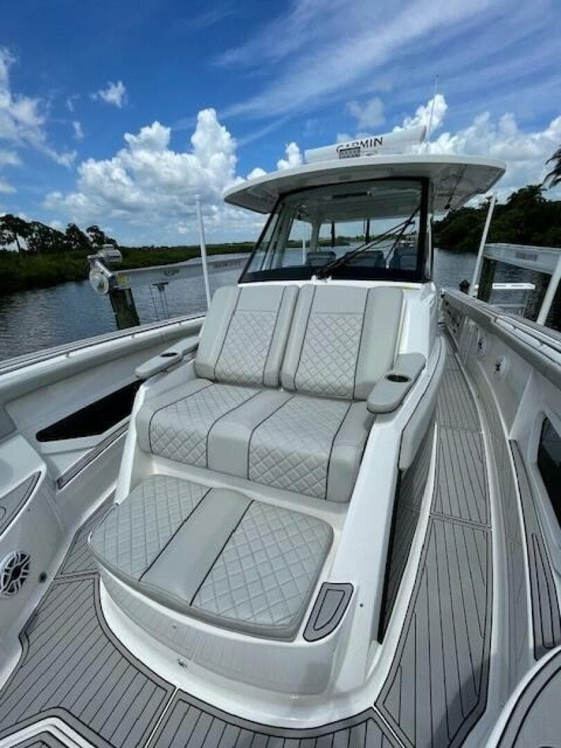 2023 Pursuit 378 Sport