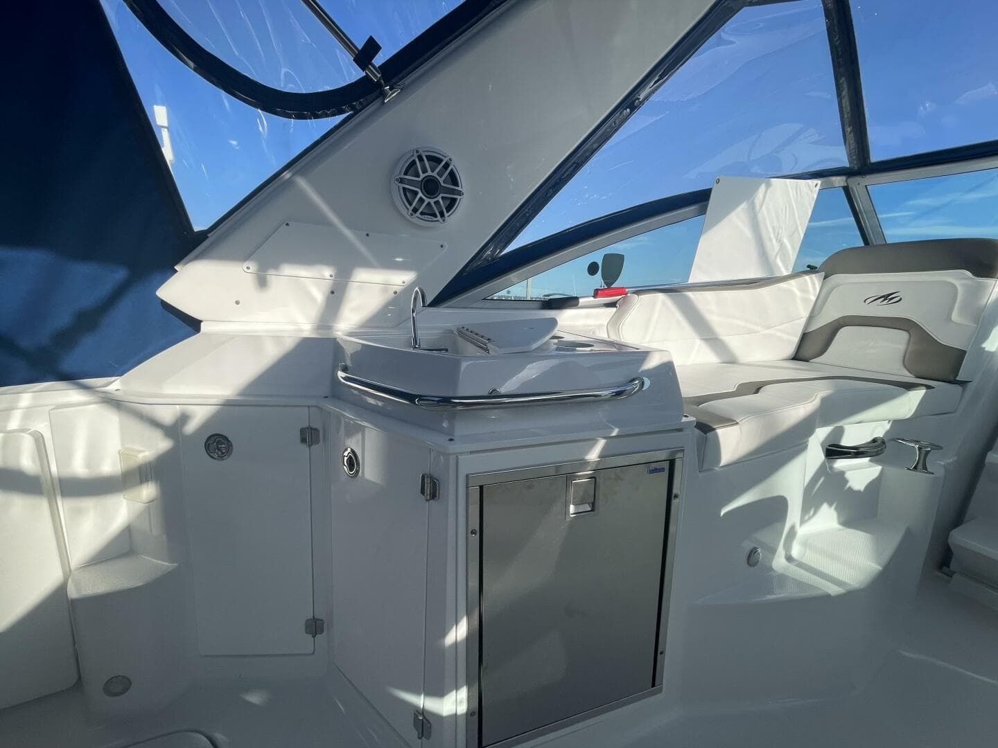 2019 Monterey 295 Sport Yacht