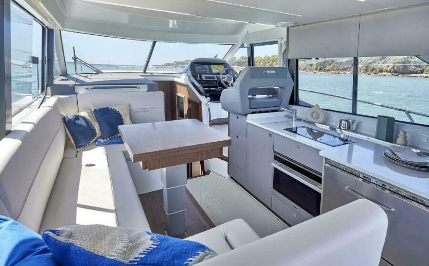 2026 Beneteau Antares 12