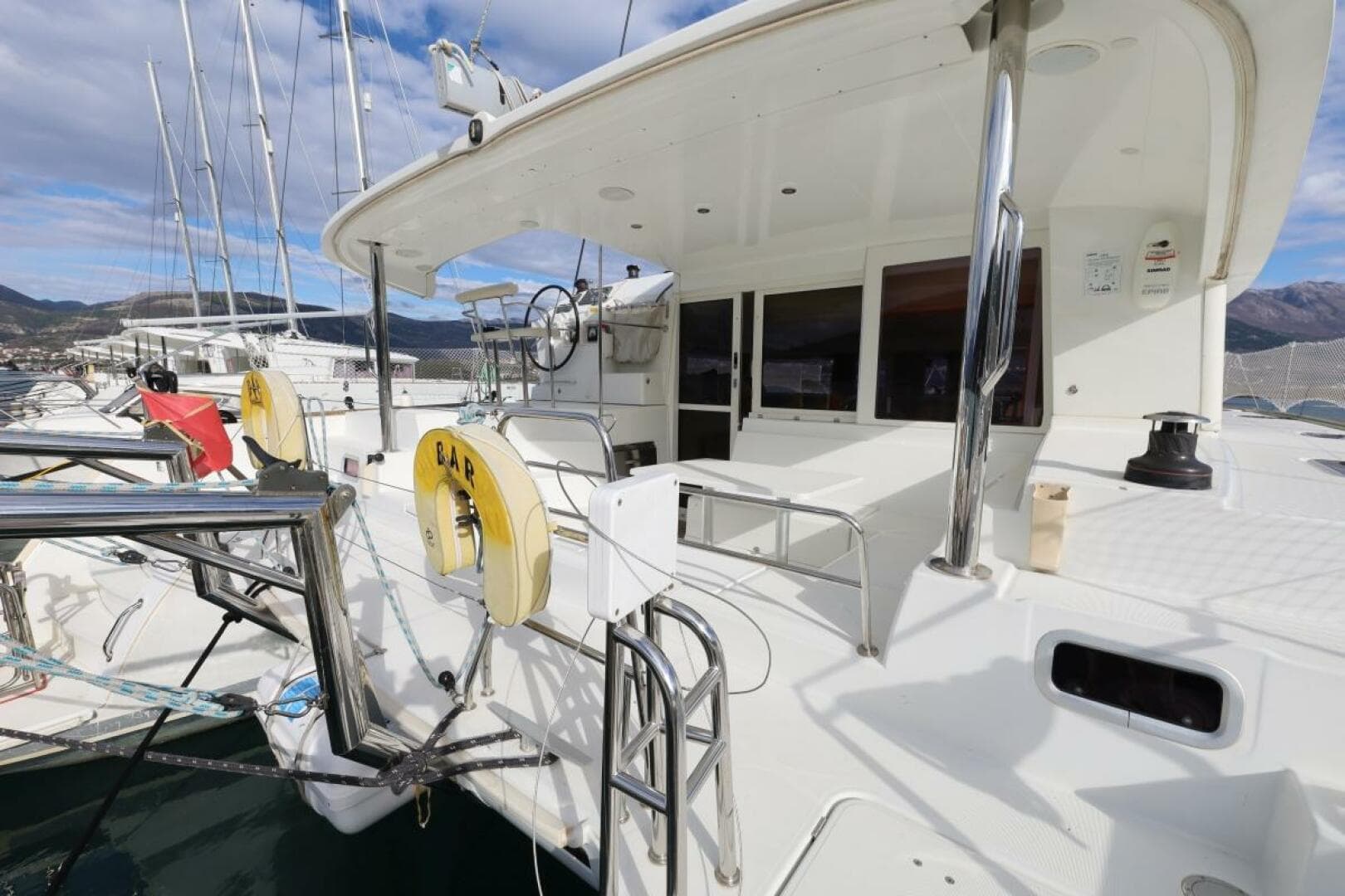 2014-lagoon-400-s2-sail-7245175-20240424055920413-1_XLARGE.jpg