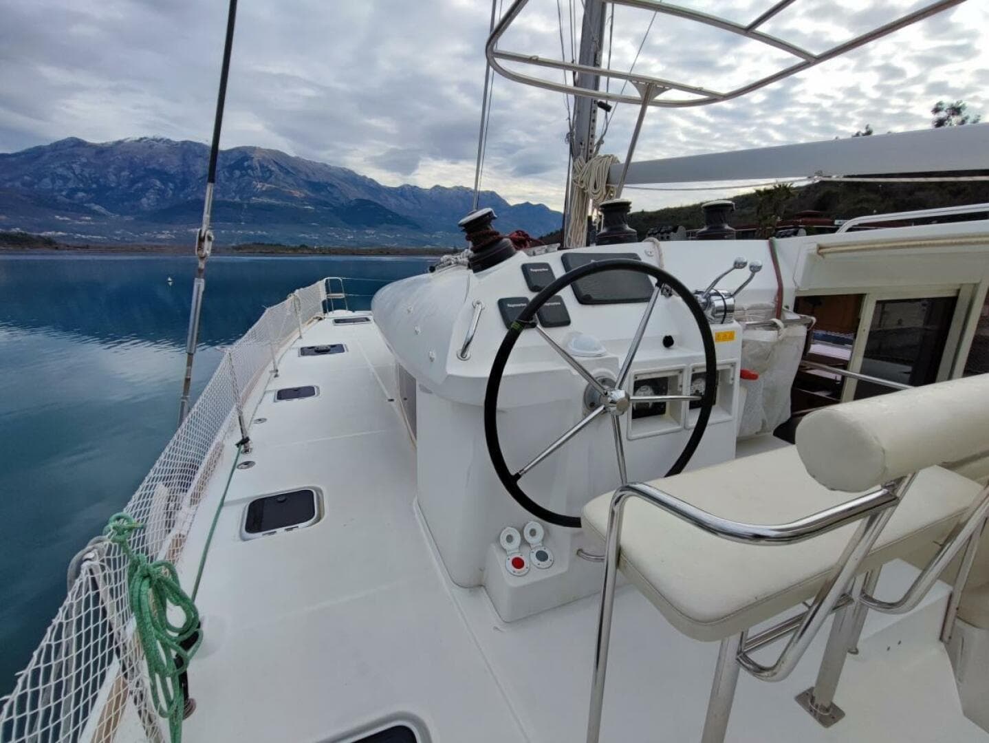 2014-lagoon-400-s2-sail-7245175-20240424060028444-1_XLARGE.jpg