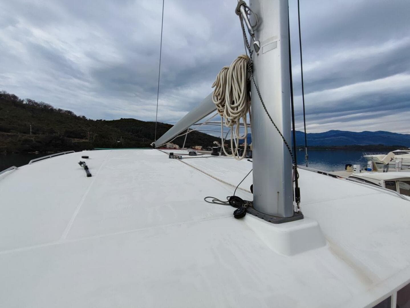 2014-lagoon-400-s2-sail-7245175-20240424055755108-1_XLARGE.jpg