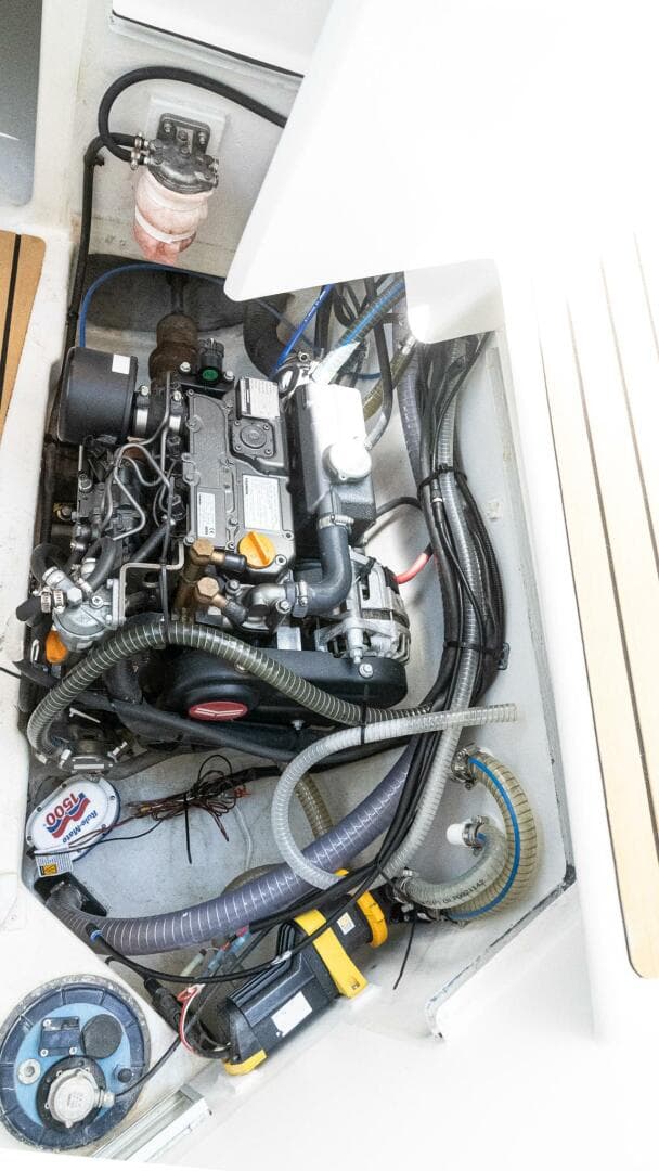2022-custom-current-marine-46-sail-9431982-20240628080149879-1_XLARGE.jpg